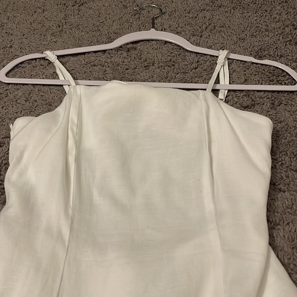 White sundress with tie back and flowy ruffle bottom - Picture 6 of 6